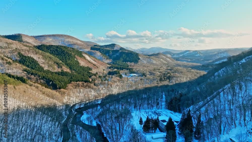 Poster 自然、風景、空撮、冬、奥入瀬、奥入瀬渓流、雪、川、雪国、北国、山地、森林、ドローン、環境、せせらぎ、河川、小川、枯れ木、積雪、大雪、青森、東北、日本、景色、青空、朝、夜明け、樹木、雪解け、雪解け水、渓流、水、清流、パノラマ、展望、観光、旅行、エコロジー、美しい、山脈、木、屋外、アウトドア、登山、雪山、冬景色、降雪、山岳、残雪、渓谷