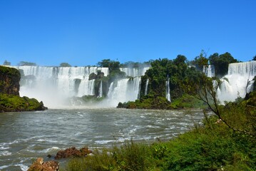 Obraz premium アルゼンチン側から見たイグアスの滝