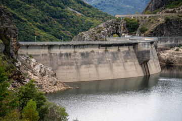 Ria&ntilde;o reservoir head dam, province of Le&oacute;n, autonomous community of Castile and Le&oacute;n, Cantabrian mountain range, Spain