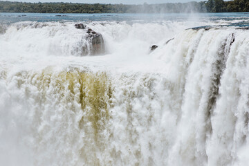Impresionante Vista de la Garganta del Diablo en las Cataratas del Iguazú, Argentina