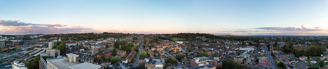 Obraz premium Aerial Panoramic Luton City Residential District Which is Located Near to Old Bedford Road City Center Downtown of England UK During Sunset