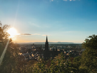 Fototapeta premium A beautiful city view with a large church in the background