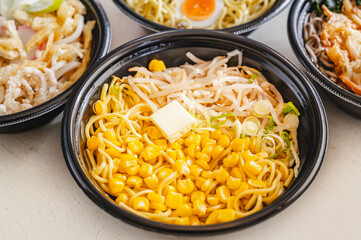 レンジで作るコーンたっぷり味噌バターラーメン