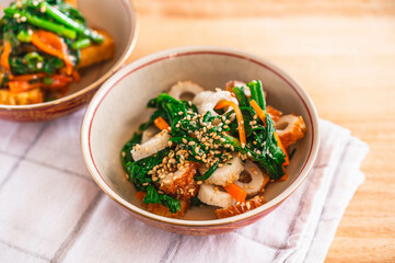 ちくわ入り春菊の胡麻和え