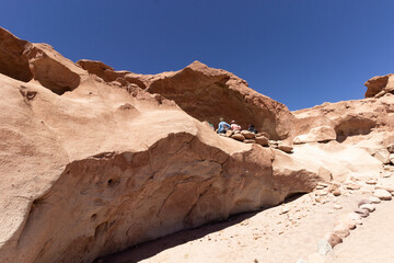 Obraz premium turismo en Petroglifos, sitio arqueológico de Yerbas Buenas, desierto de Atacama, San Pedro de Atacama, Chile