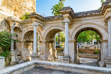 Fototapeta premium Awesome view of Hadrian's Gate (Uckapilar) in Antalya, Turkey