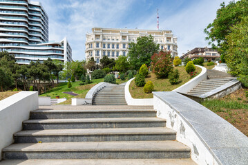 Sabail Park in Baku, Azerbaijan, offers a tranquil atmosphere, enhanced by its landscaped gardens and staircases that lead into lush greenery