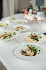 Salad with blue cheese, pears, nuts, chard and arugula