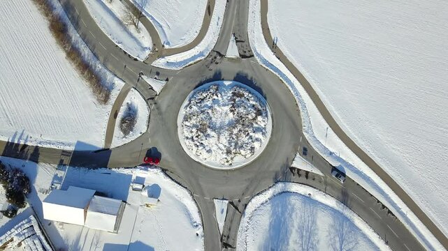 Kreisverkehr im Winter