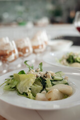 salad with pears and nuts