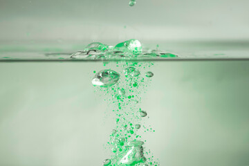 farbe tropfen wasser grün