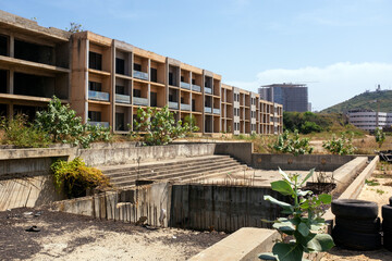 immeuble en construction dans la banlieue de Dakar au Sénégal en Afrique de l'Ouest