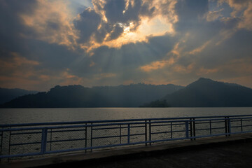 Fototapeta premium The beauty of the sunrise at the reservoir