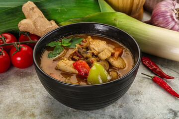 Thai curry with chicken and basil