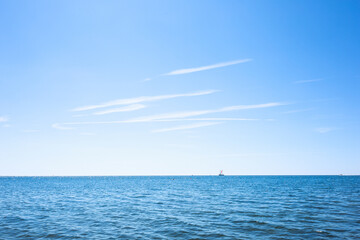 Obraz premium Endless Ocean View on a Clear Day 