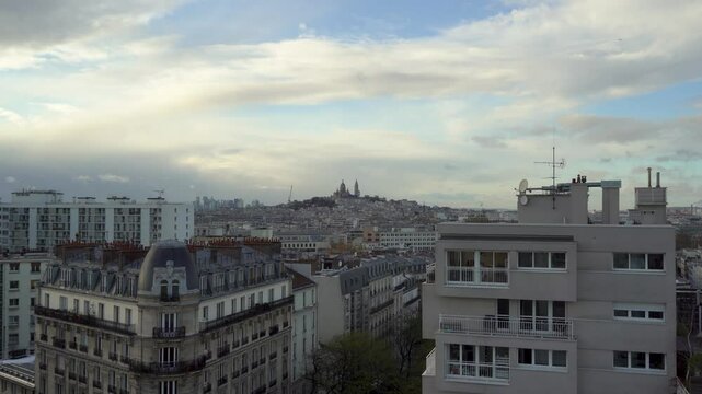 Timelapse of the heights of Paris, France, view of Sacr&eacute;-C&oelig;ur de Montmartre