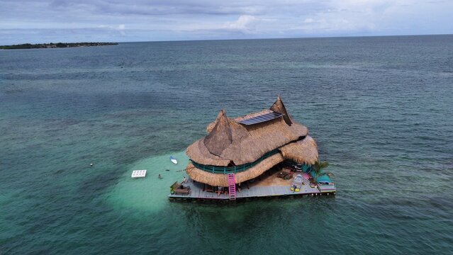 Hostel in the middle of the ocean, Columbia 