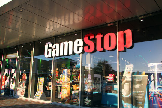 Game Stop, video game store located in Parco Da Vinci, Fiumicino, Rome.