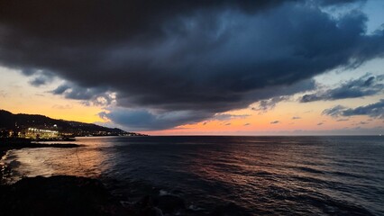 Obraz premium sunset over the sea