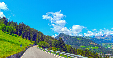 Die Jaufenpassstraße von Sterzing in Richtung Jaufenpass in Südtirol 
