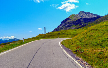 Die Jaufenstraße am Jaufenpass in Richtung Meran in Südtirol