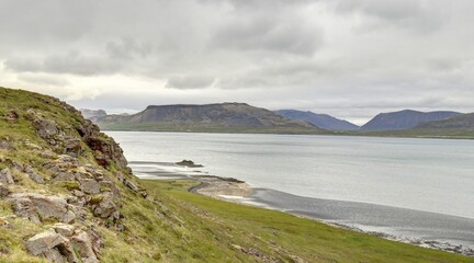 ville de Grundarfjordur située au fond de son fjord en islande