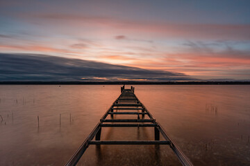 Roter Himmel &uuml;ber dem See