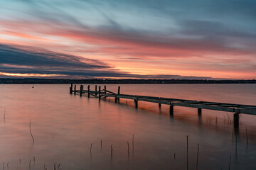 Roter Himmel &uuml;ber dem See