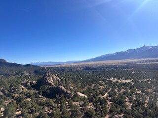 Naklejka premium view of the mountains