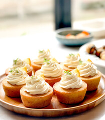 small buns with garlic cream sauce