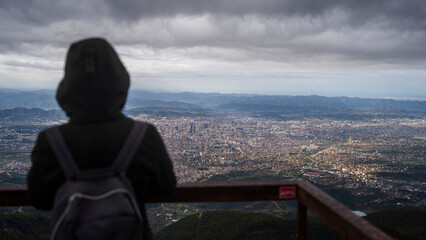 młoda dziewczyna nad morzem albania z lotu ptaka  © Tymoteusz
