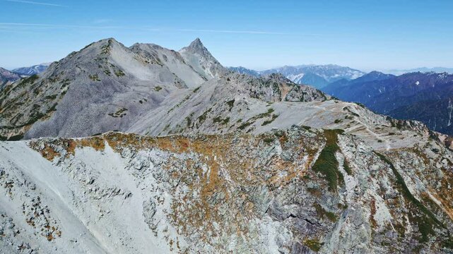 北アルプス　南岳から槍ヶ岳までの稜線①　ドローン空撮　日本の山