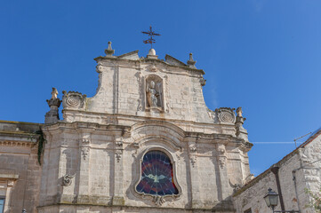 Stadtansicht in Cisternino, Apulien, Italien. 