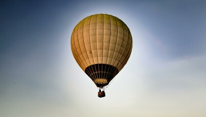 Naklejka premium 빈티지 느낌의 열기구와 열기구에 달린 바구니