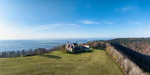 luftbild, panorama vom 983 meter hohen dreifaltigkeitsberg auf der gemarkung von spaichingen mit der wallfahrtskirche, dreifaltigkeitskirche und ehemalige klosteranlage