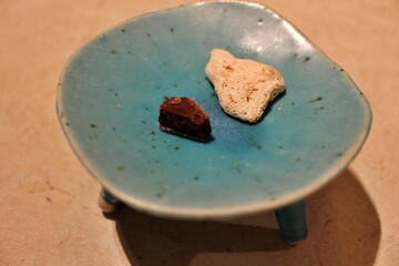 Italian dessert: meringue and Modica chocolate