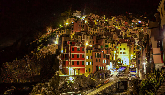 Cince terre at night