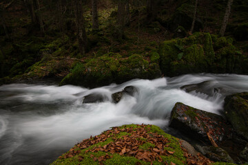 Cascade en Occitanie dans les Pyrénées 