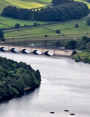 Stunning View of Bamford Edge Overlooking Ladybower Reservoir – A Breathtaking Landscape of the Peak District | Papa Bear Photography