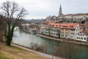 Fototapeta premium View on Bern from the river bank in automn