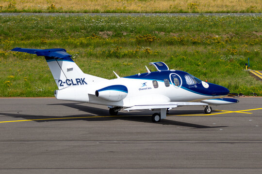 Eclipse 500 very light jet (VLJ) plane 
