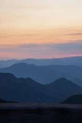 Montañas al atardecer