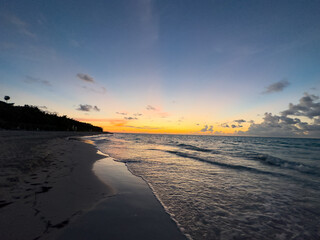 Vista de atardecer desde la playa