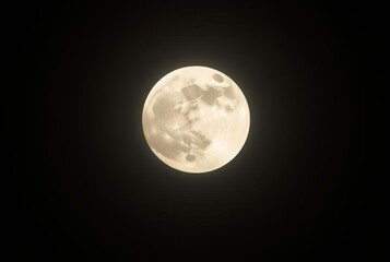 Obraz premium Ethereal Supermoon Appearing almost otherworldly in its beauty