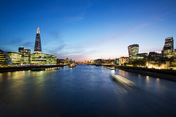 Fototapeta premium 영국 런던을 촬영한 런던 야경사진입니다.