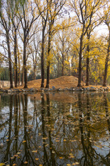 Obraz premium Beautiful autumn view of Yuanmingyuan Park in Beijing, China