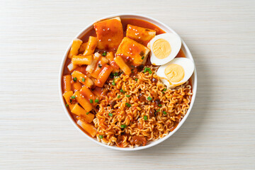 Korean instant noodles with Korean rice cake and fish cake and boiled egg