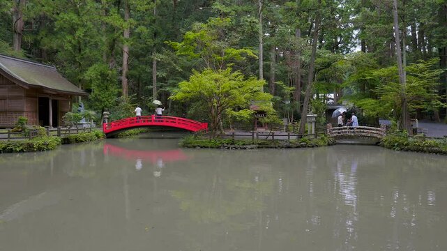  静岡 遠州一間宮小国神社 境内の池畔風景