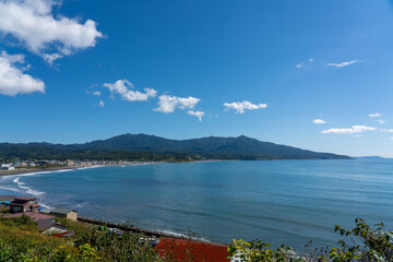 エンルム岬展望台から見る様似、日高山脈の風景