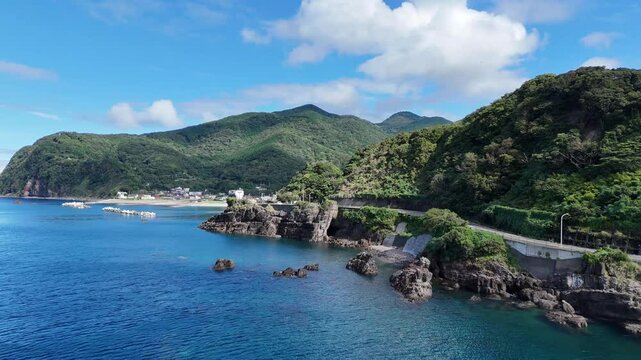 I took this photo of Toi, located in Izu City, Shizuoka Prefecture. The area is famous for Toi Gold Mine and Toi Onsen.